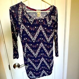 Women quarter length knit top